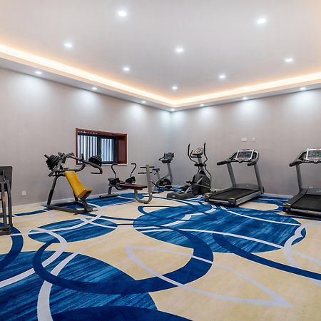 Holiday Inn Express Jinan Jingshi Road, An Ihg Hotel Екстериор снимка