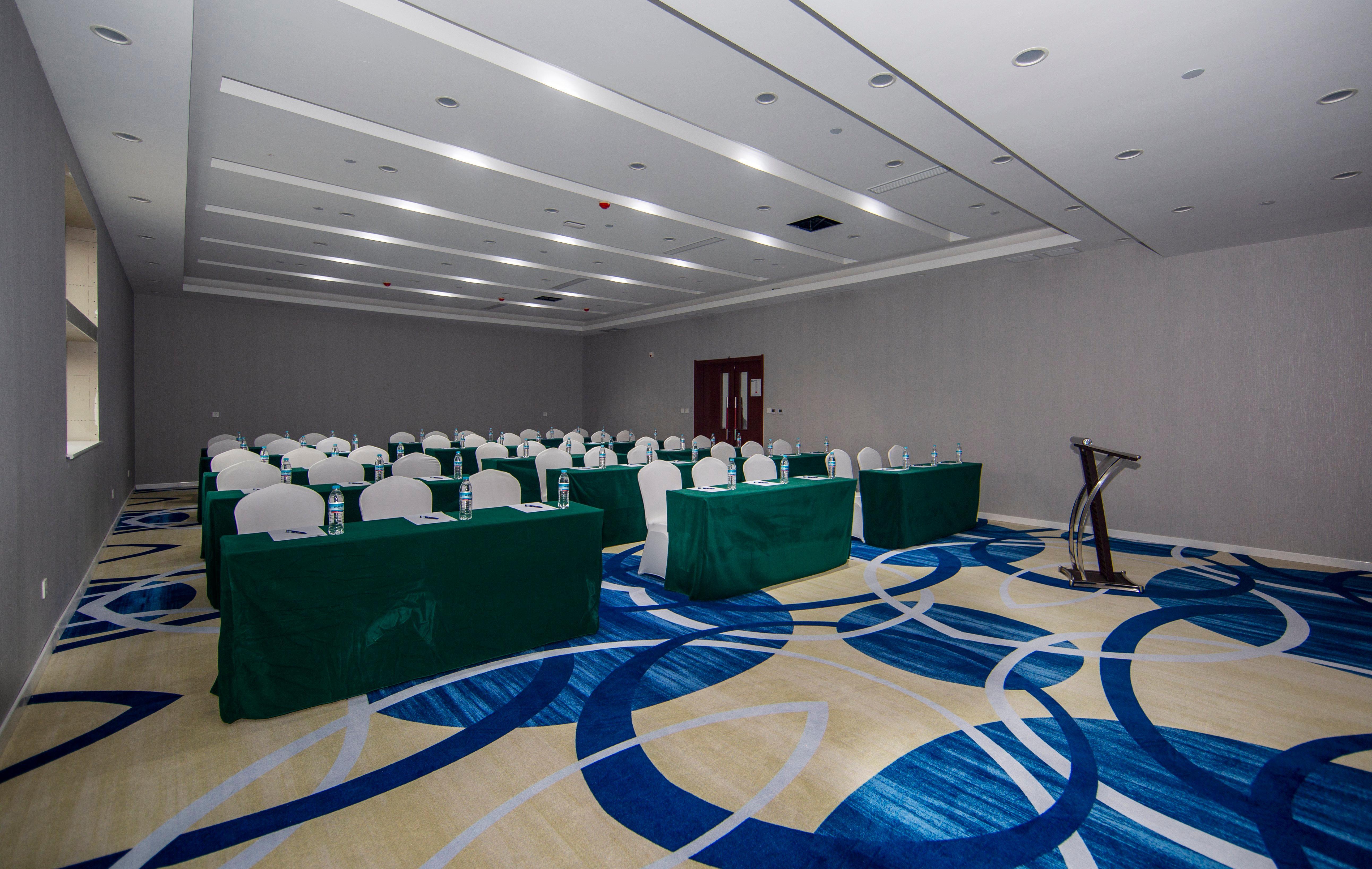 Holiday Inn Express Jinan Jingshi Road, An Ihg Hotel Екстериор снимка