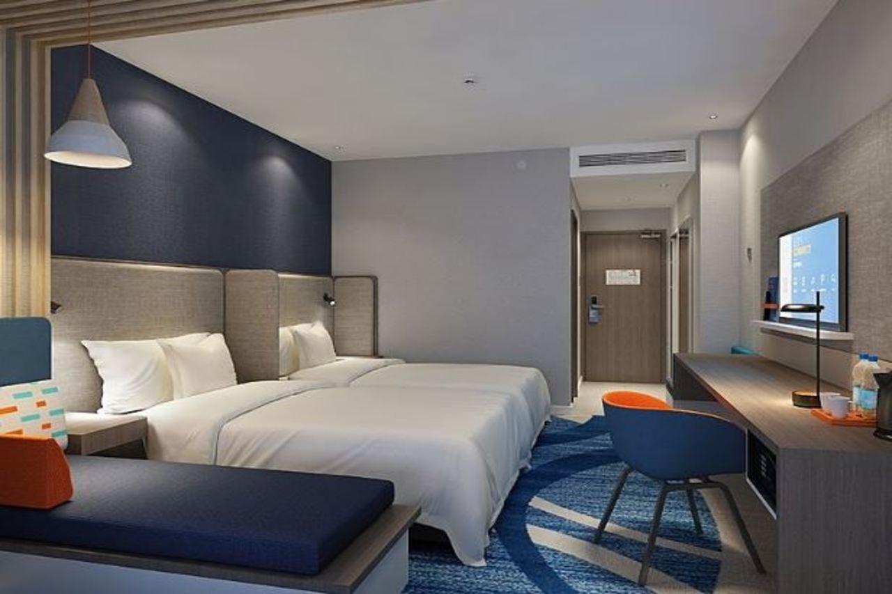 Holiday Inn Express Jinan Jingshi Road, An Ihg Hotel Екстериор снимка